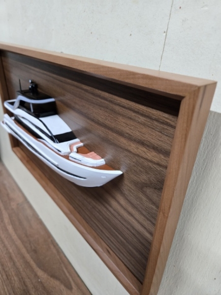 クルーザー飾り額の写真